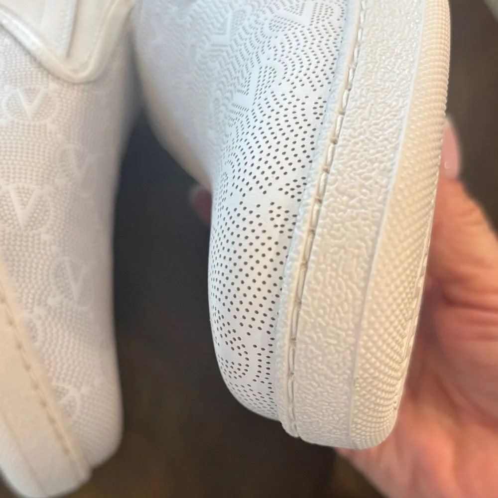 Valentino White and Pink Textured Slip-On BRAND NEW - Picture 5 of 8